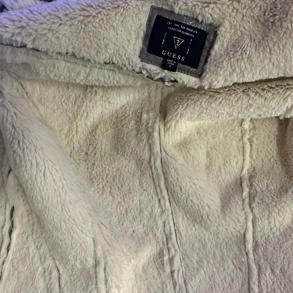 Guess faux fur lining vest - Picture 10 of 13